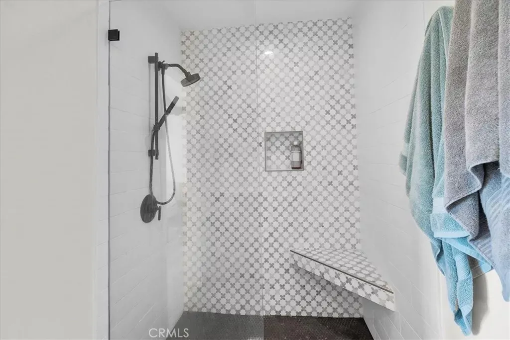 Property Photo:  2400 Voorhees 4  CA 90278 