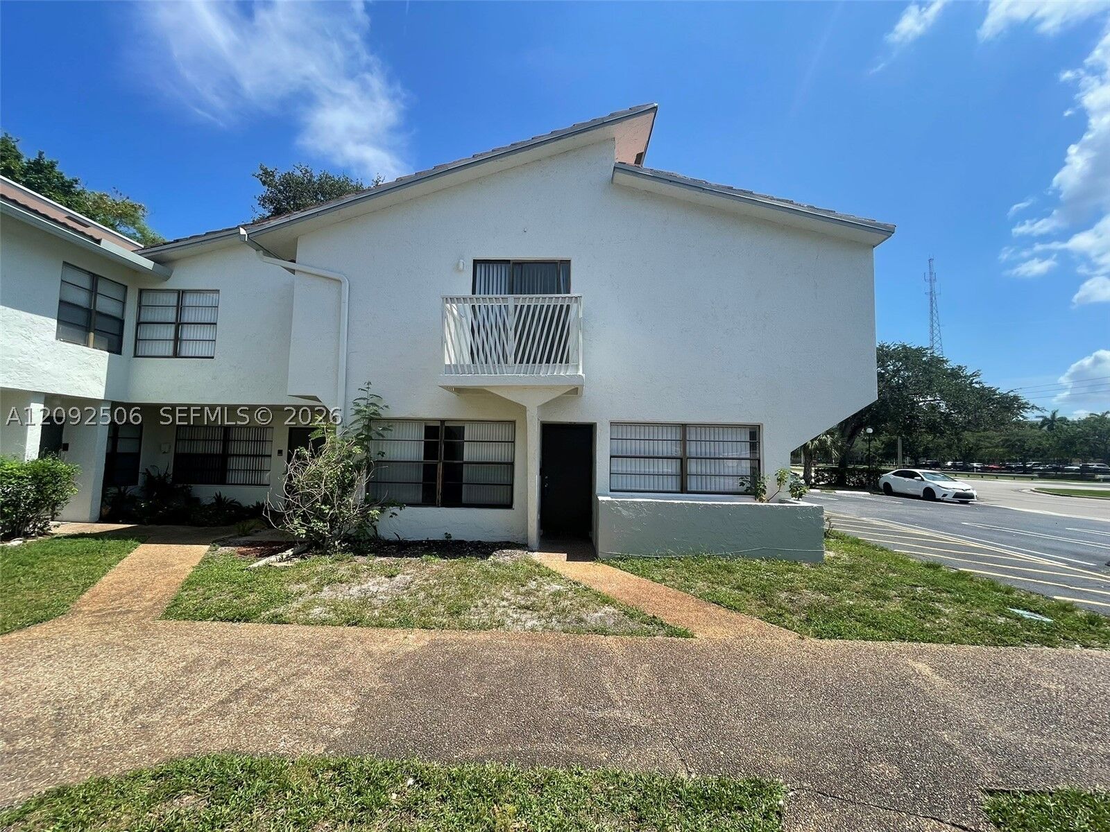 Property Photo:  2580 Coral Springs Dr 2580  FL 33065 