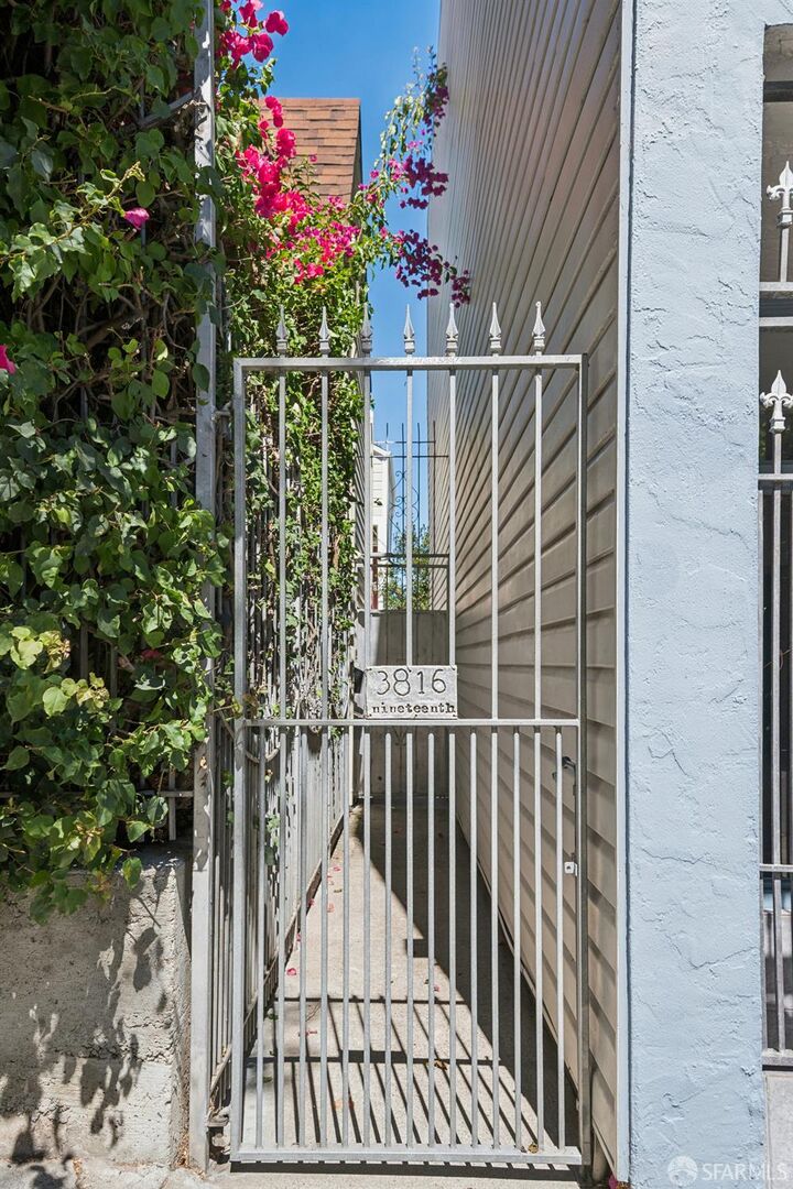 Property Photo:  3816 19th Street 3816A  CA 94114 