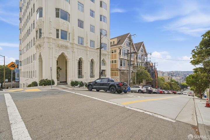 Property Photo:  1101 Green Street 403  CA 94109 