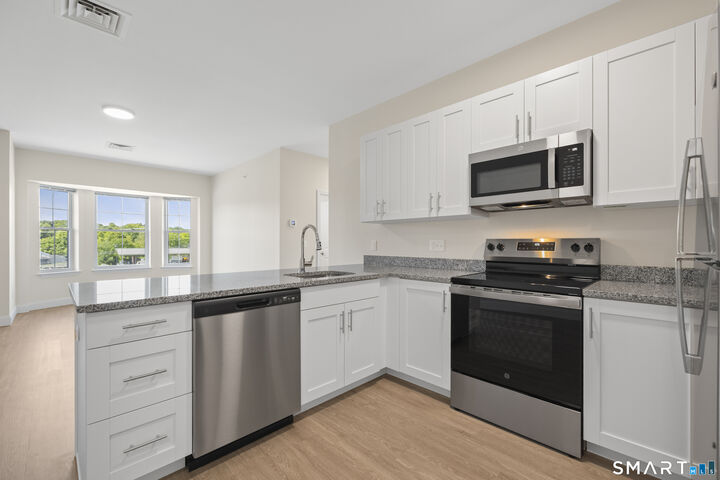 Property Photo:  55 Steele Boulevard 210  CT 06037 