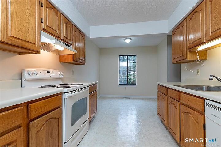 Property Photo:  365 Mather Street 170  CT 06514 