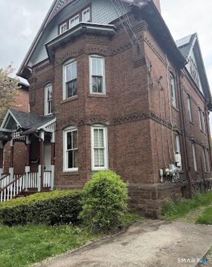 Property Photo:  26 Hungerford Street  CT 06106 