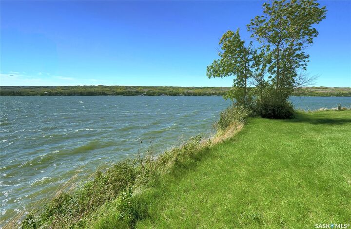Property Photo:  829 Daniel Drive  SK S0G 0A2 
