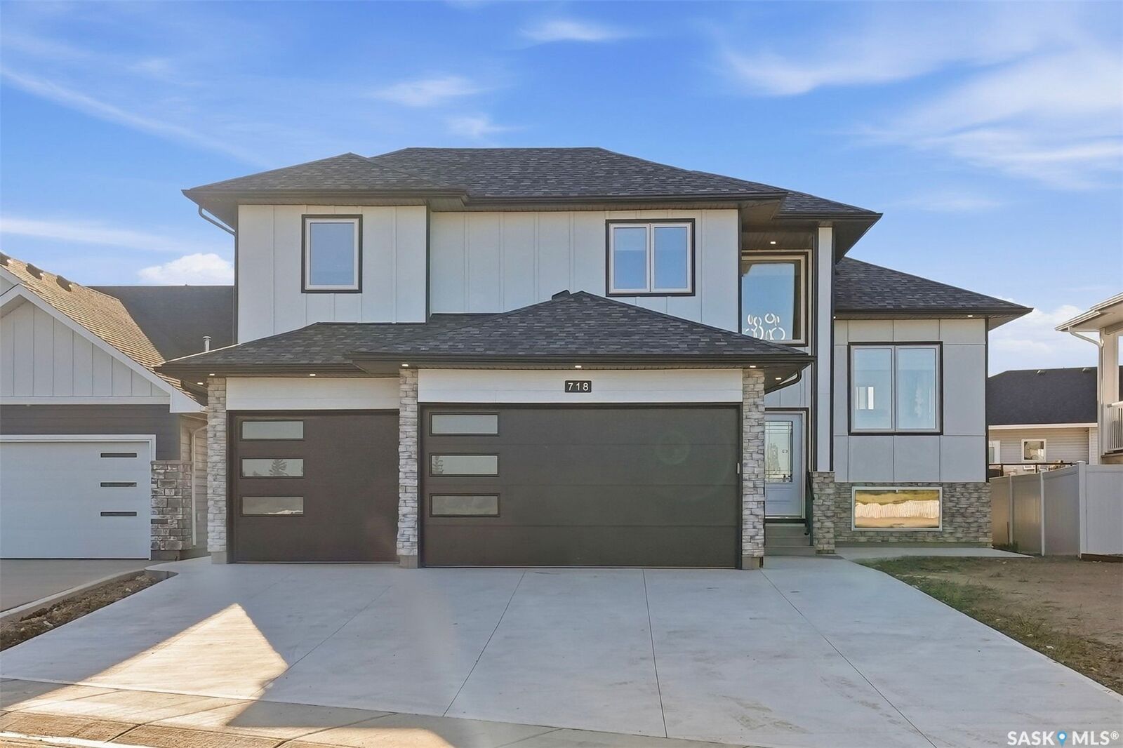 Property Photo:  718 Weir Crescent  SK S0K 4S4 