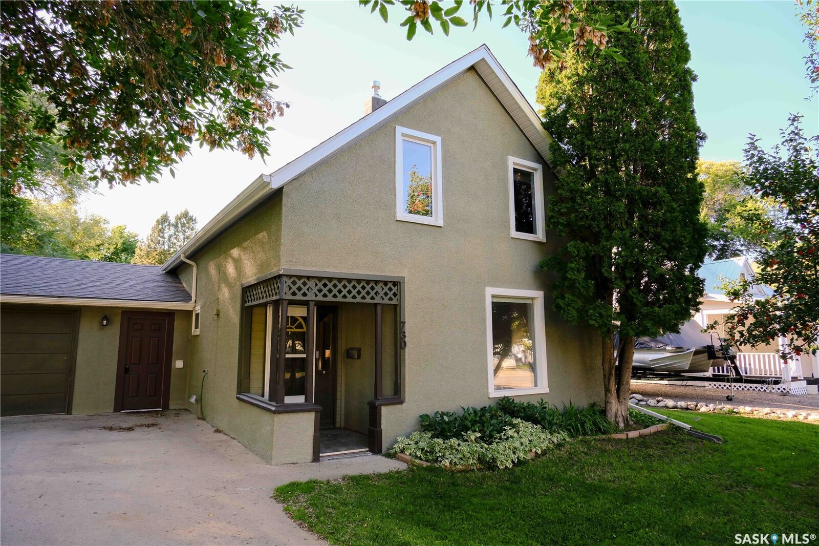 Property Photo: 730 Colbourne Street SK S0G 3C0