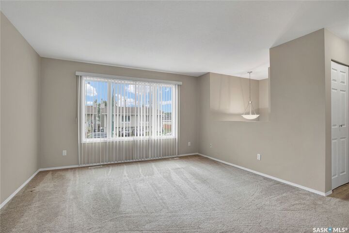 Property Photo:  209 Hedley Street S  SK S7N 1Z9 