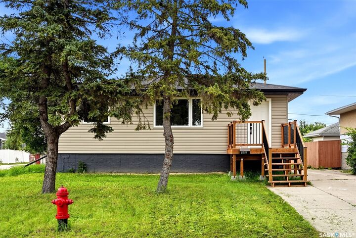 Property Photo:  1601 Lacon Street  SK S4N 1Z5 
