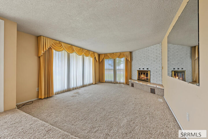 Property Photo:  970 E 800 N  ID 83274 