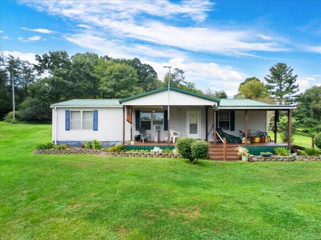 Property Photo: 181 Earles Road VA 24368