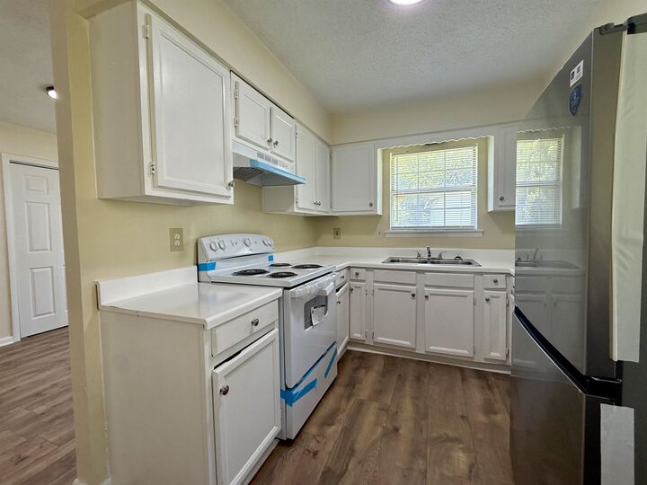Property Photo:  138 SE Arnett Avenue  FL 32340 