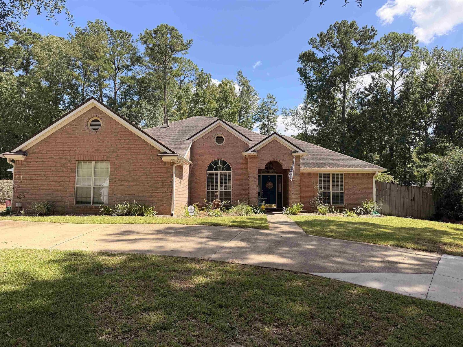 Property Photo:  10017 Leafwood Drive  FL 32312 