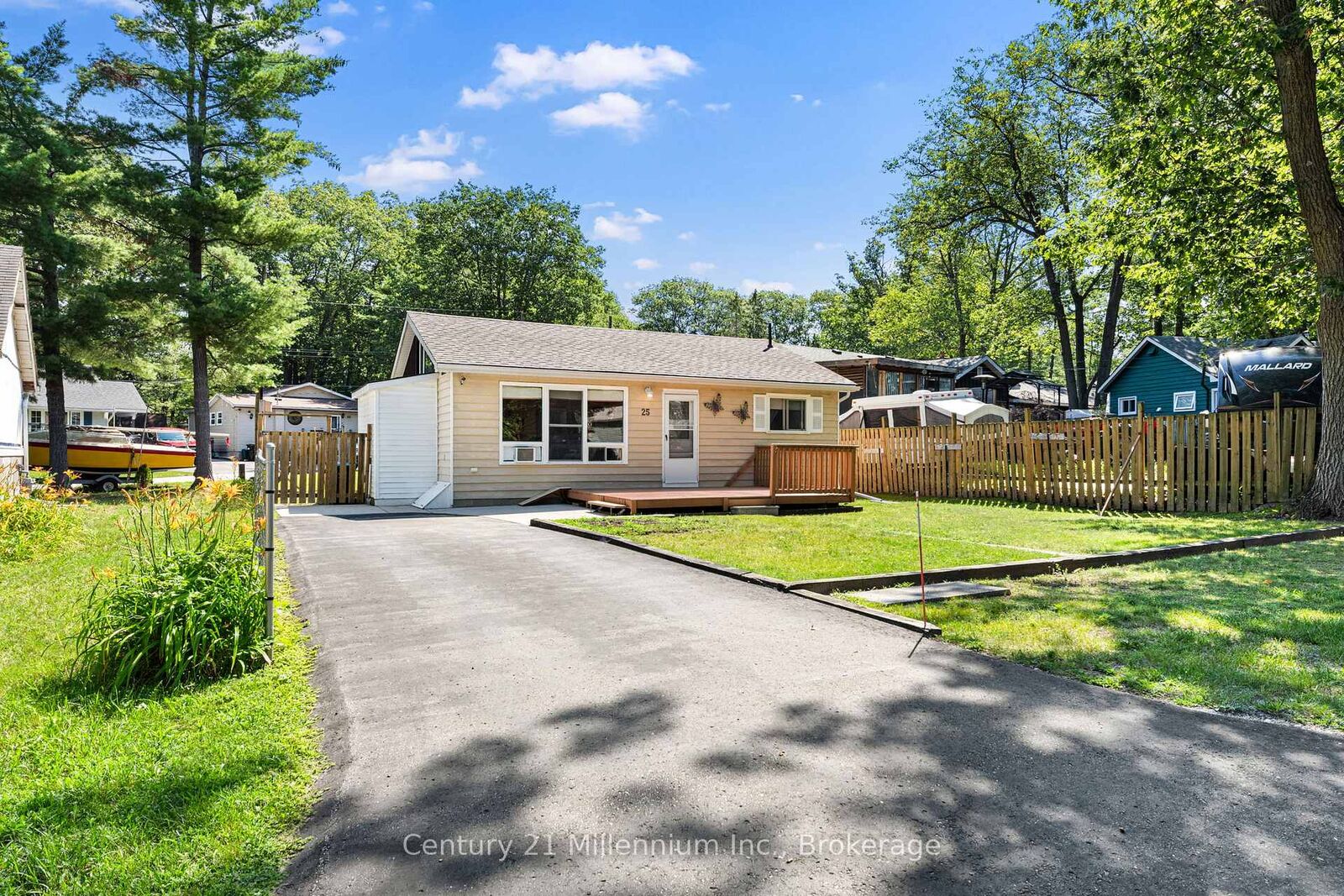 Property Photo: 25 Glendale Avenue ON L9Z 2T1