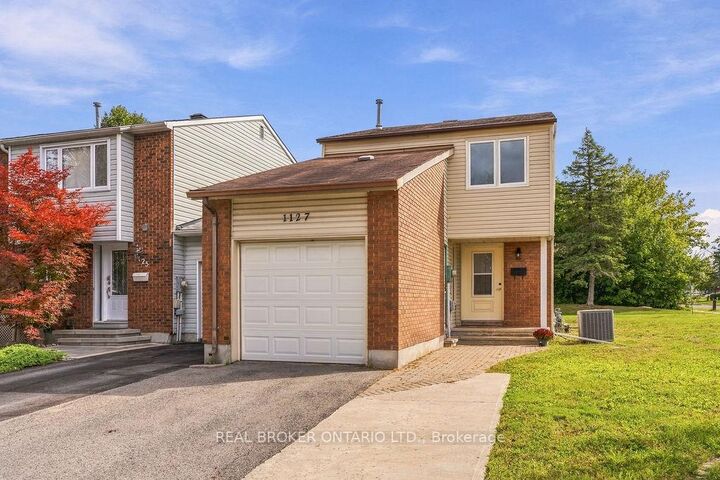 Property Photo: 1127 Avignon Court ON K1C 2M2