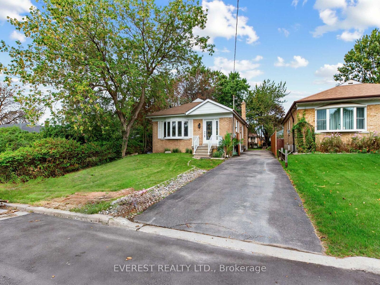 Property Photo:  20 Japonica Road  ON M1R 4S2 