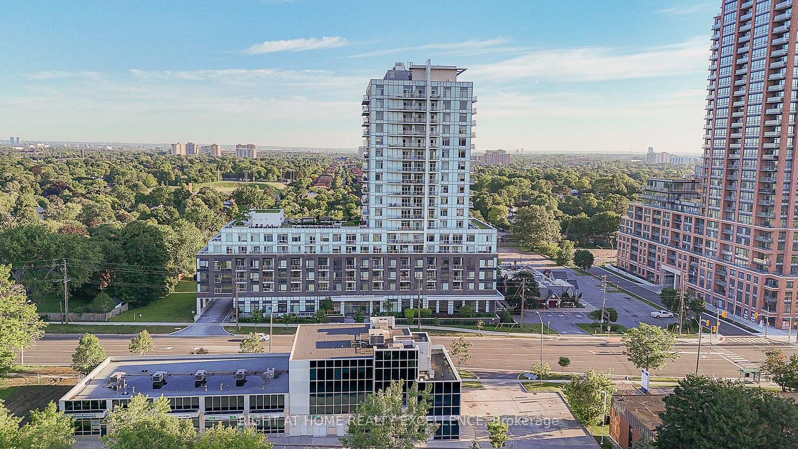 Property Photo:  3220 Sheppard Avenue 1707  ON M1T 0B7 