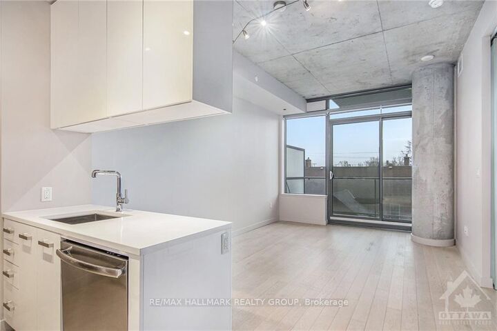 Property Photo: 224 Lyon Street 404 ON K1R 0C1
