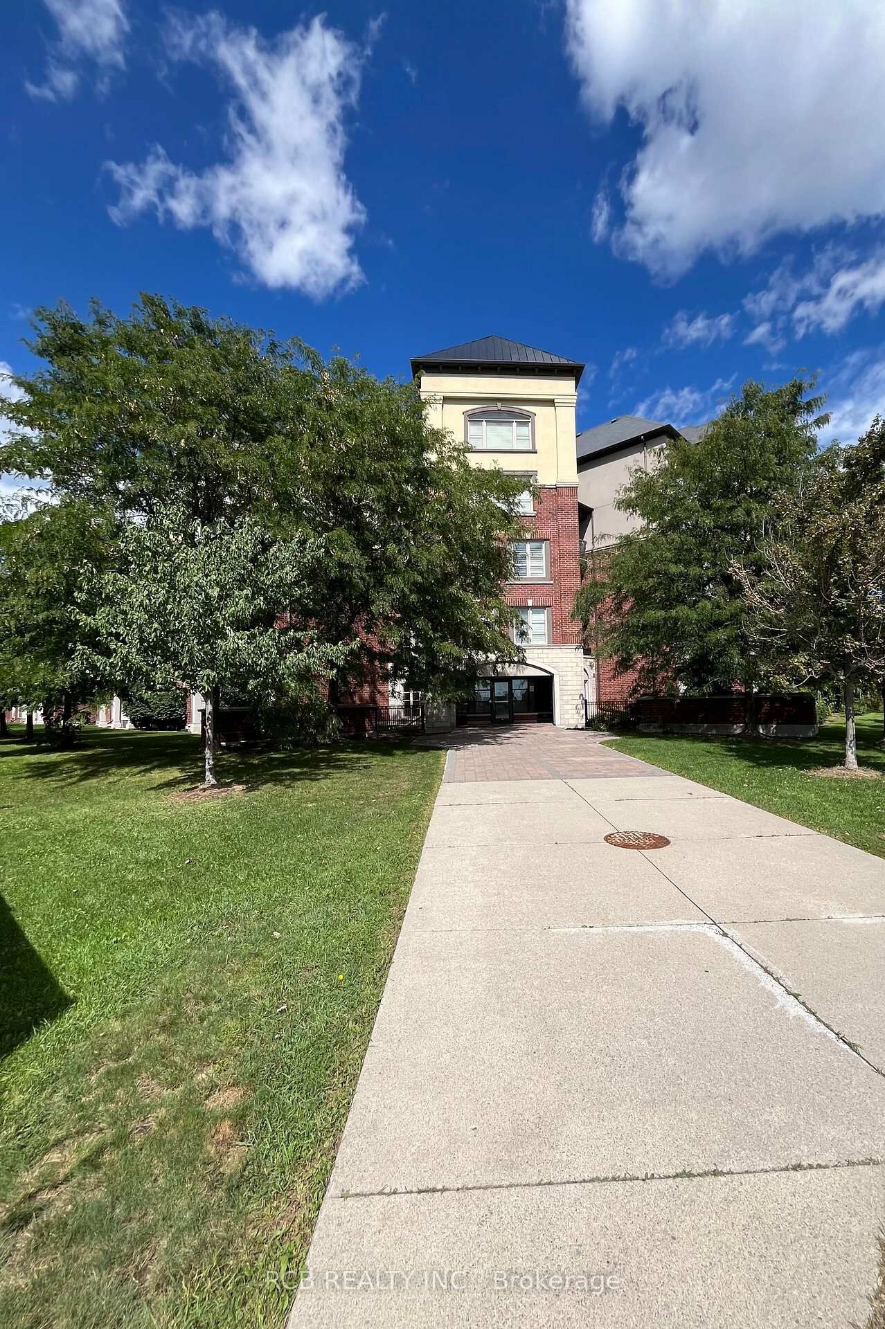 Property Photo: 3070 Rotary Way 227 ON L7M 0H1