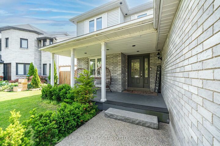 Property Photo:  1879 Ashwood Avenue  ON L9S 1W1 