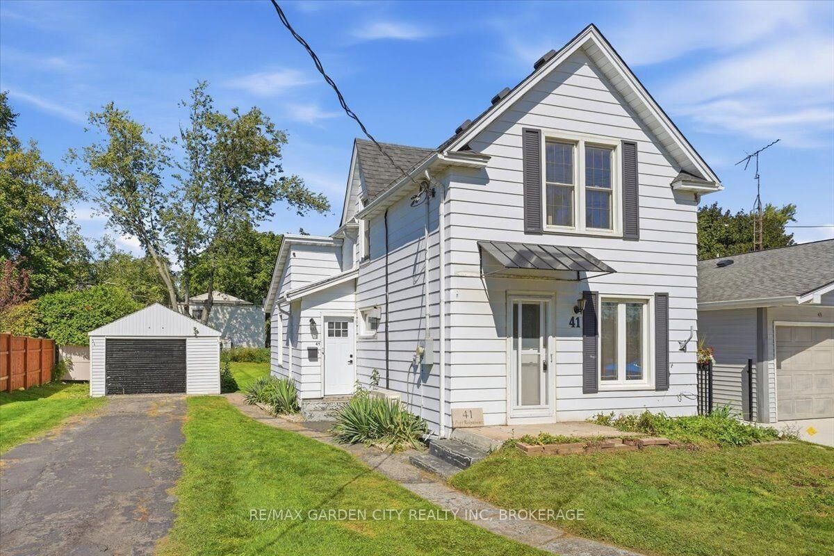 Property Photo: 41 Port Robinson Road ON L0S 1E0
