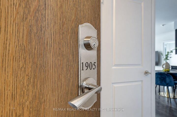Property Photo:  9560 Markham Road 1905  ON L6E 0N6 