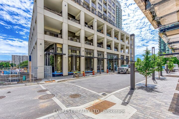 Property Photo:  30 Elm Drive 3307  ON L5B 0N6 