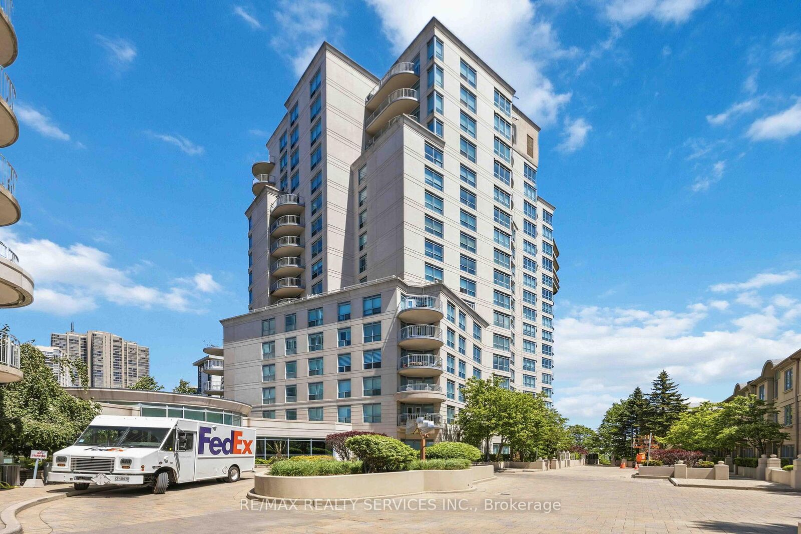 Property Photo:  2111 Lake Shore Boulevard W 121  ON M8V 4B2 