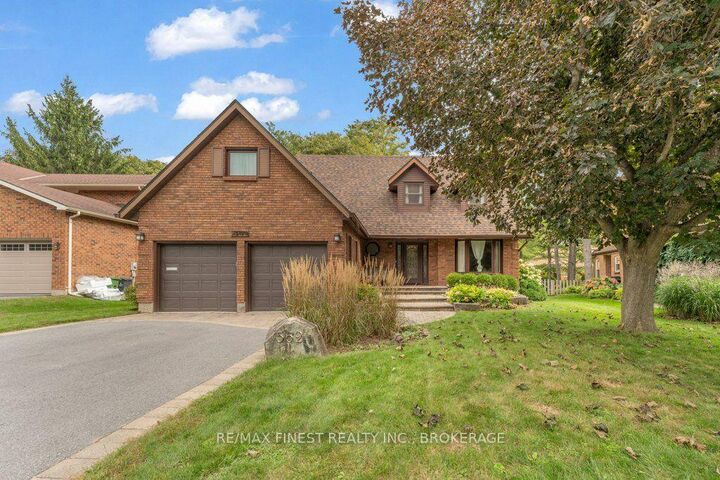 Property Photo:  562 Sycamore Street  ON K7M 7L8 