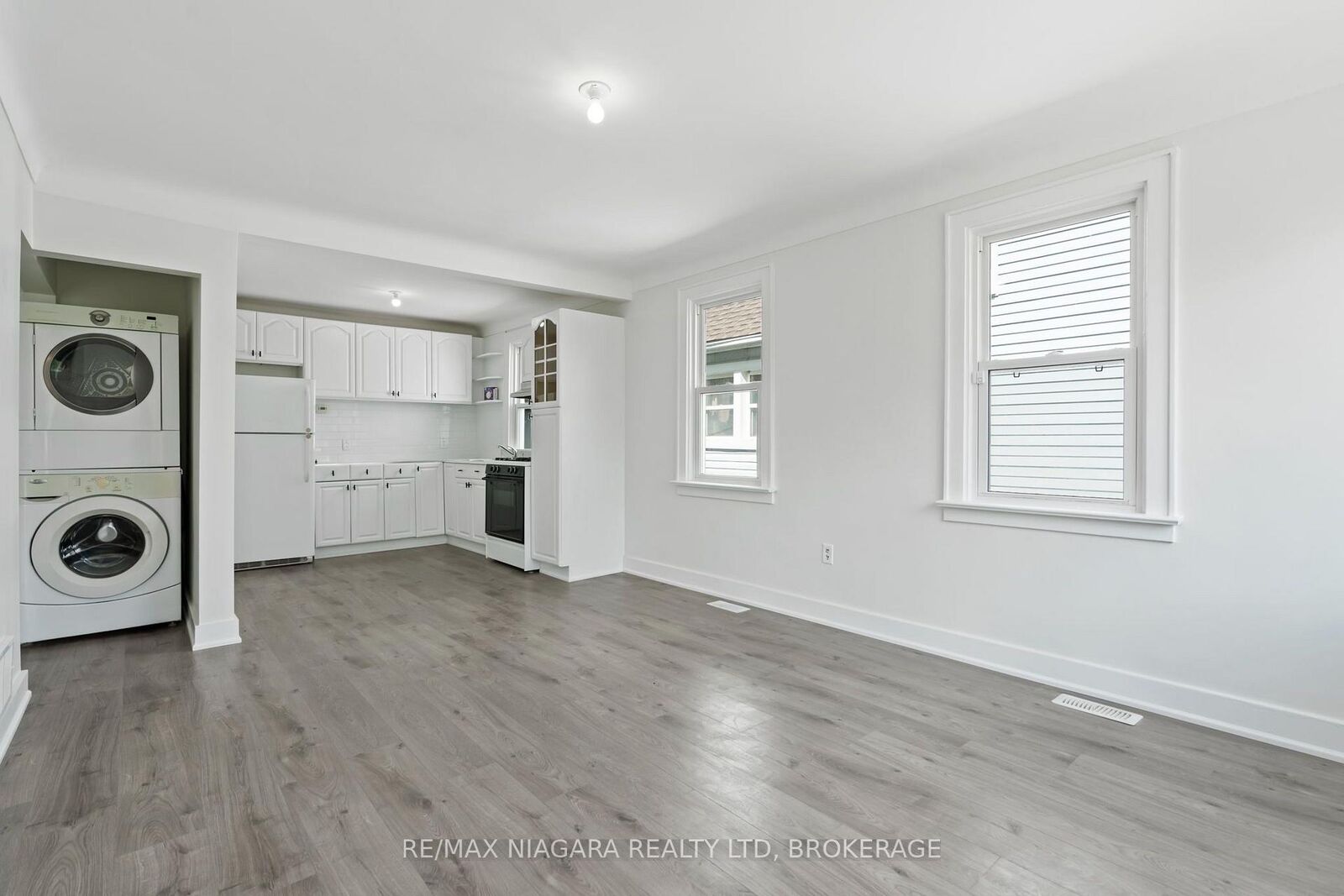 Property Photo:  9 Prince Street (Main Level)  ON L2R 3X6 
