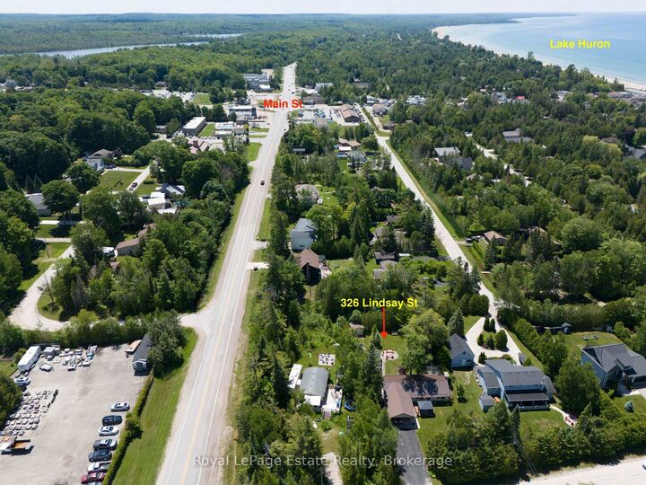 Property Photo:  326 Lindsay Street  ON N0H 2G0 