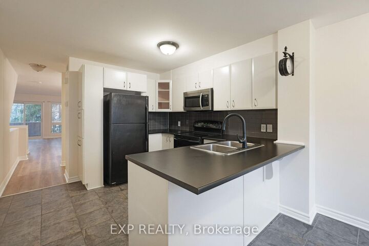 Property Photo:  201 Paseo Private 14  ON K2G 4N7 