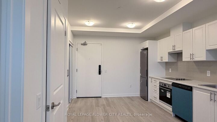 Property Photo:  461 Green Road 1210  ON L8E 5B4 