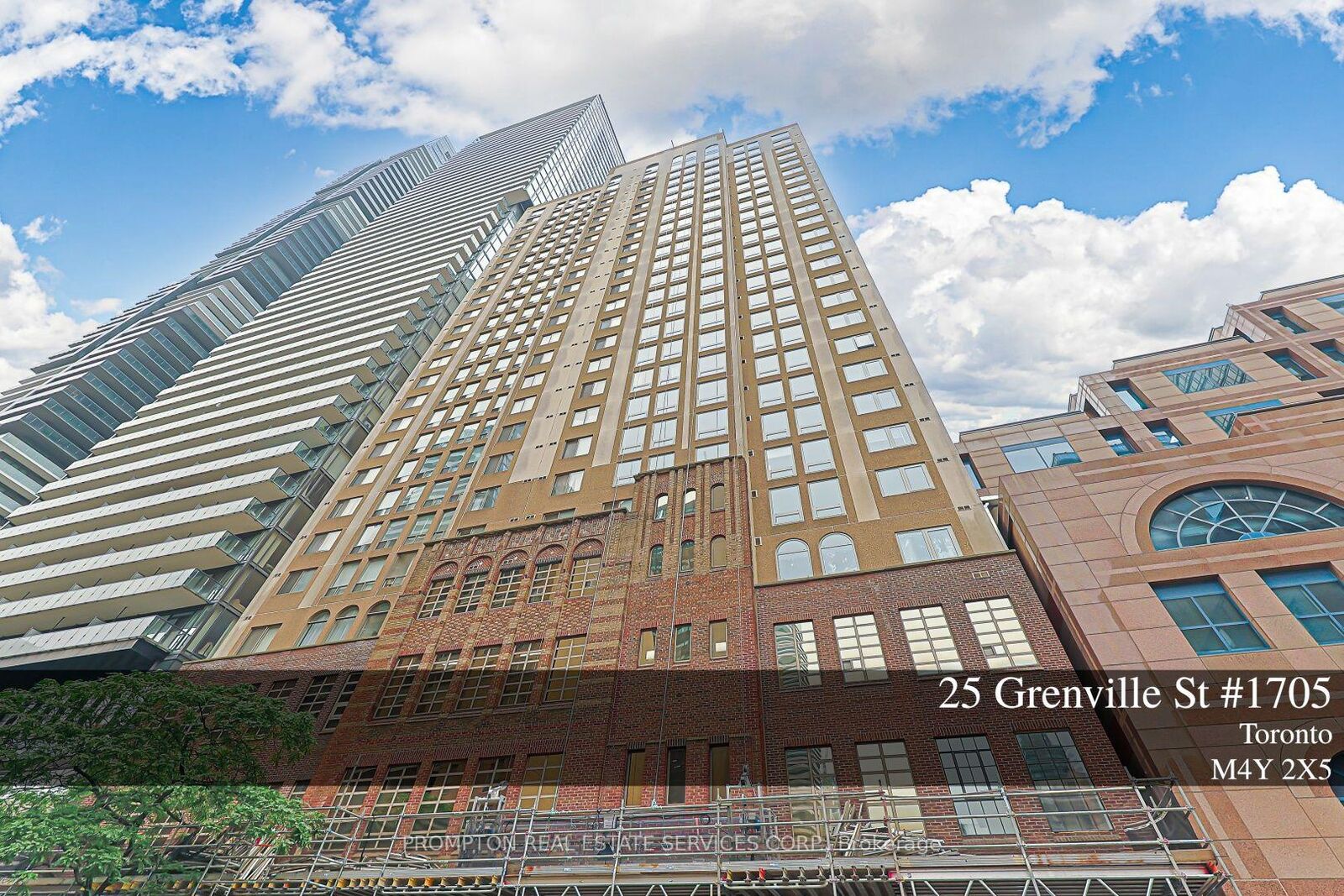 Property Photo:  25 Grenville Street 1705  ON M4Y 2X5 