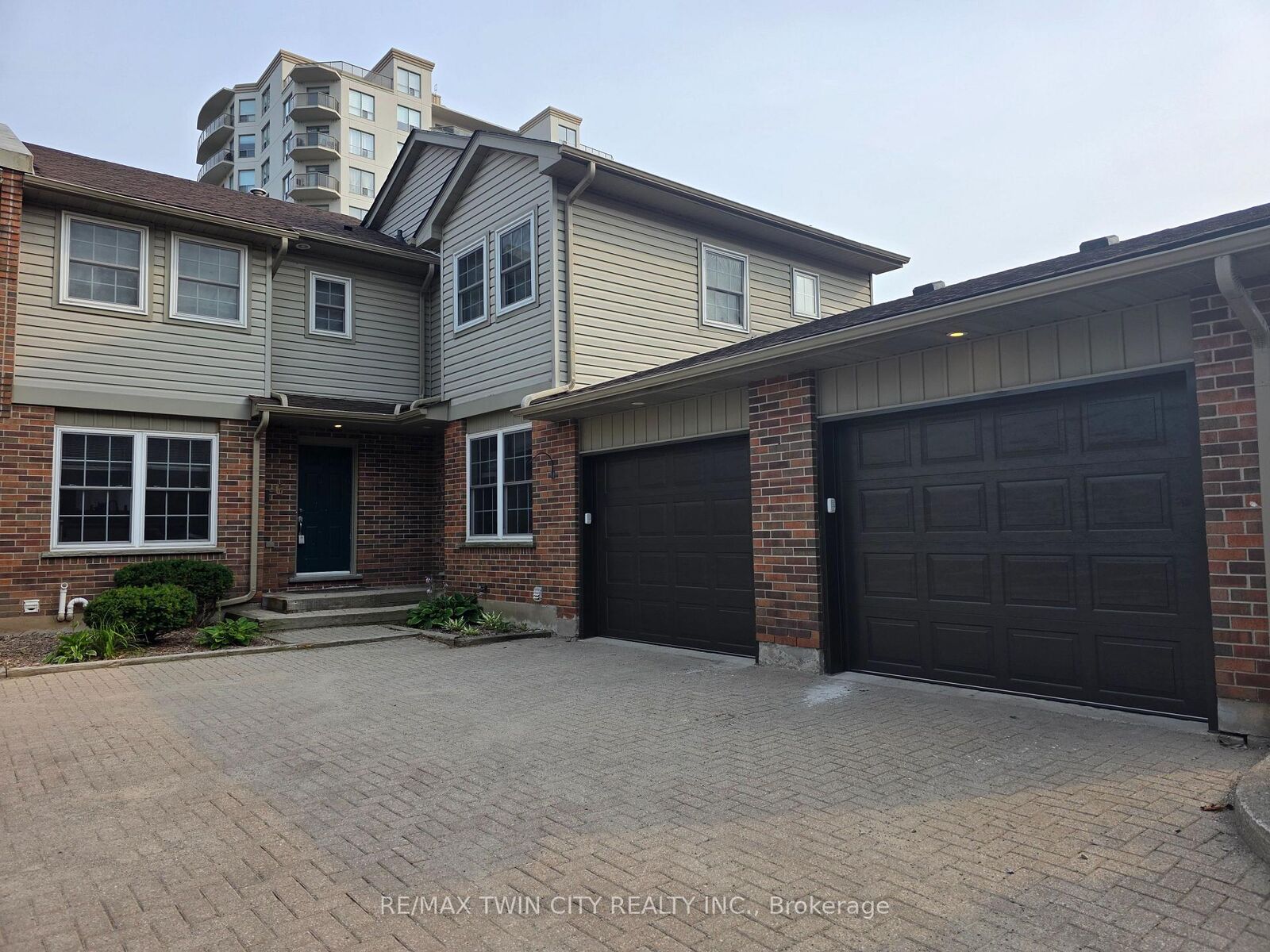 Property Photo:  250 Keats Way 6  ON N2L 6J5 