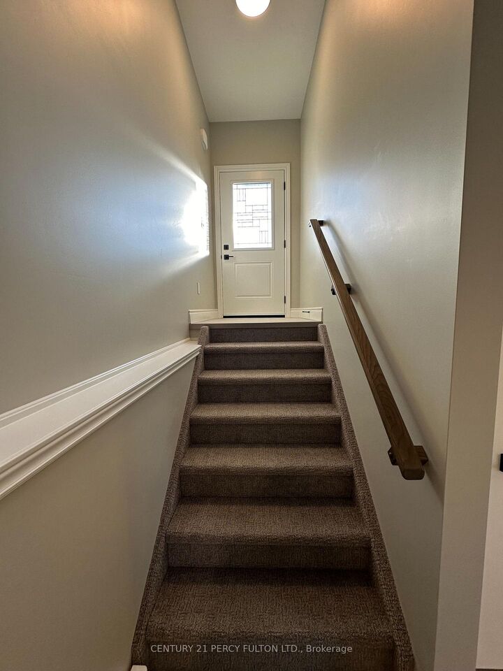 Property Photo:  56 Heber Street 2  ON K8V 1M9 