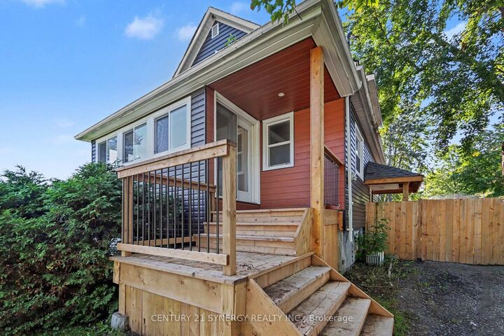 Property Photo: 1221 Fairgreen Avenue ON K4B 1N2