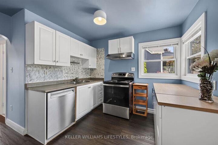 Property Photo:  40 Magee Street  ON N5W 1C7 
