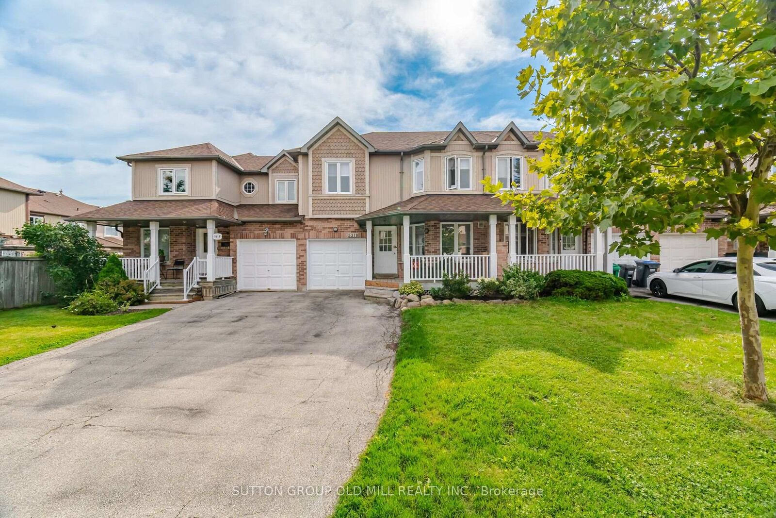 Property Photo:  5318 Bushelgrove Circle  ON L5M 6C6 