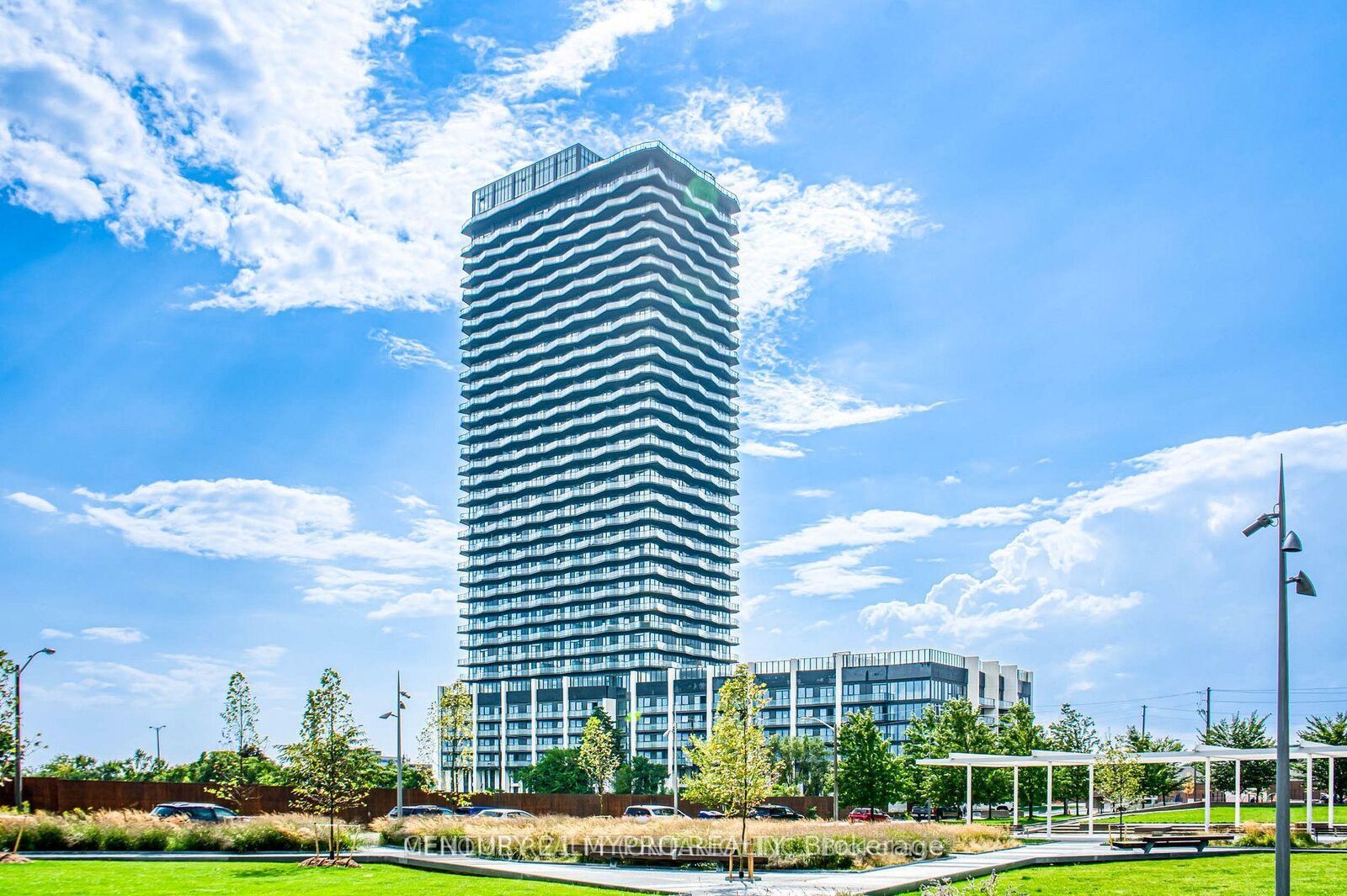 Property Photo:  36 Zorra Street 1707  ON M9Z 4Z7 