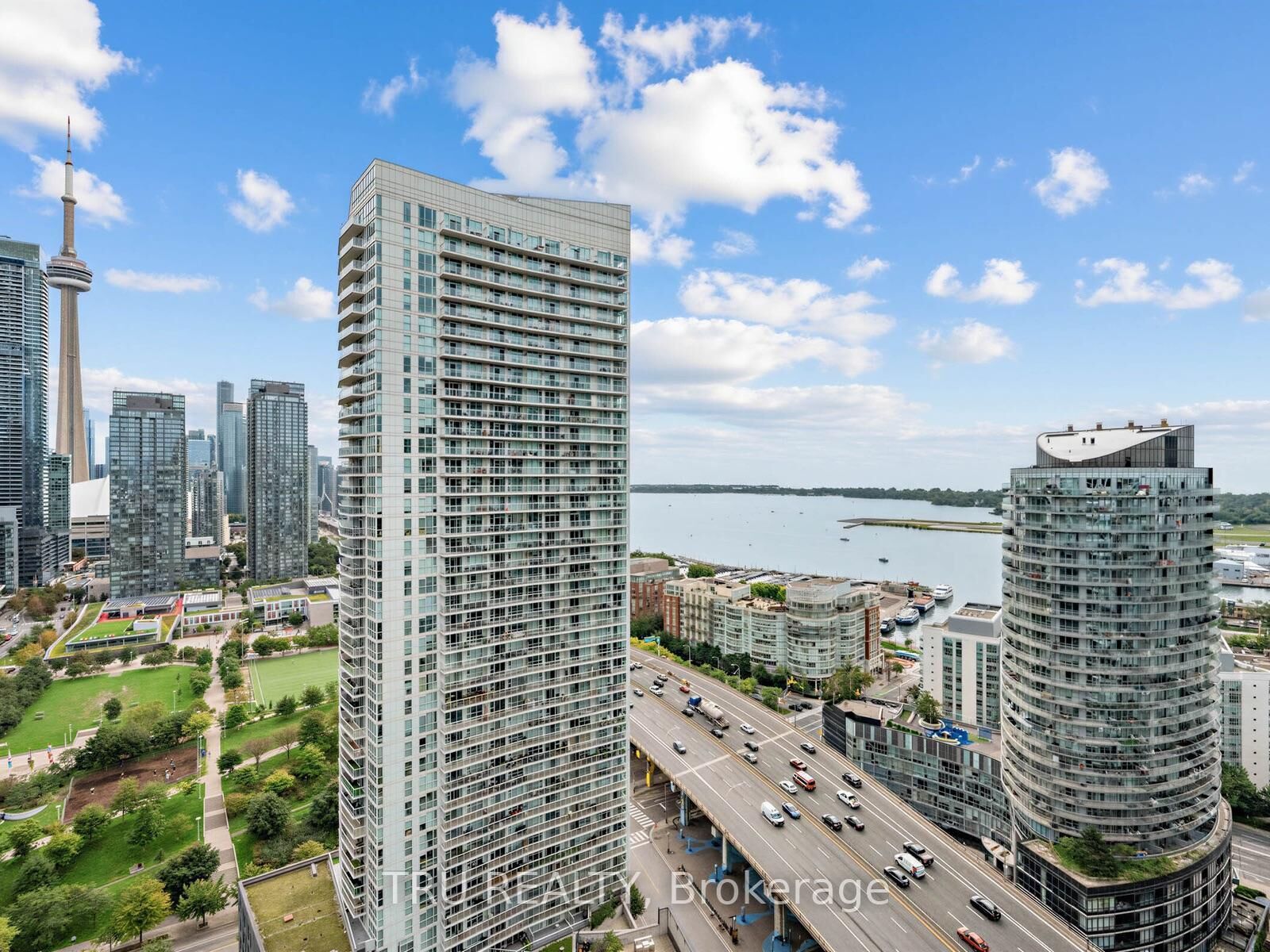 Photo de la propriété: 70 Queens Wharf Road 3210 ON M5V 0J2