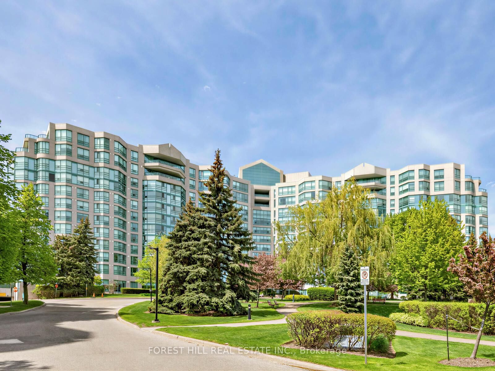 Property Photo:  7905 Bayview Avenue 306  ON L3T 7N3 