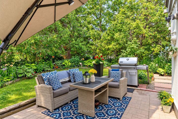 Property Photo:  444 Oxbow Crescent  ON L9Y 5B4 