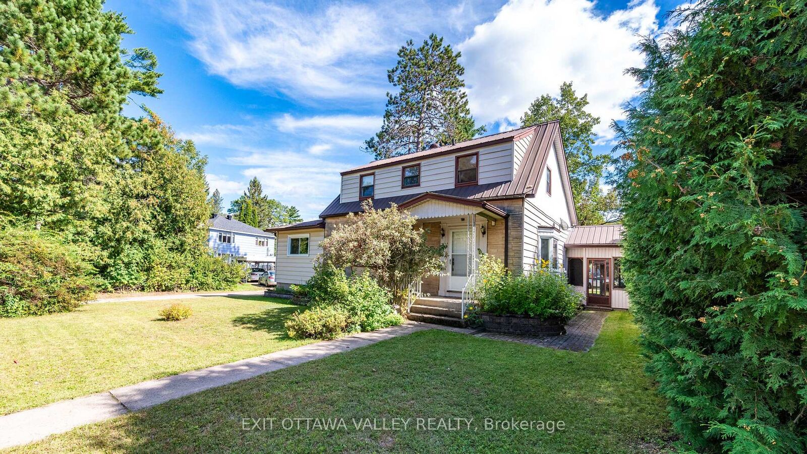 Property Photo:  5 Silvie Street  ON K0J 1P0 