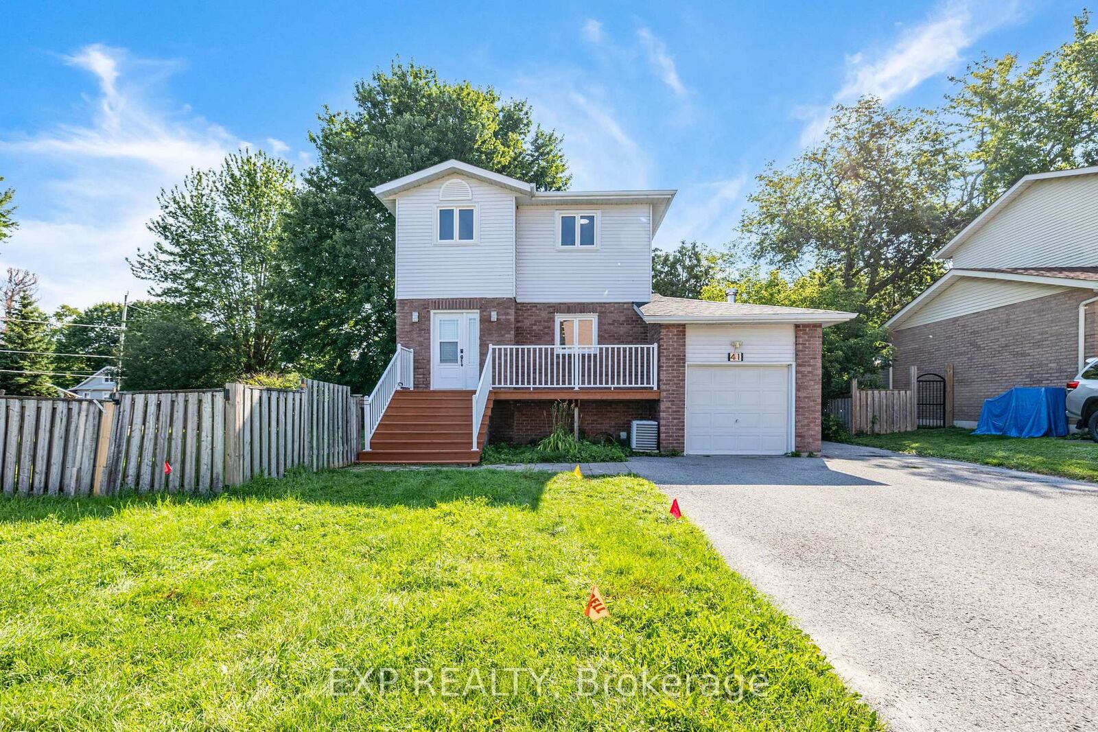 Property Photo:  41 Hodgins Avenue  ON L4P 3N1 