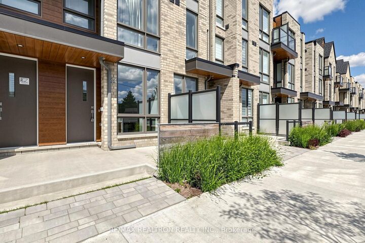 Property Photo:  64 Turtle Island Road  ON M6A 2M5 