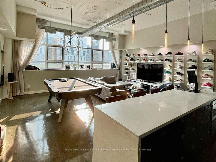 Property Photo:  155 Dalhousie Street 655  ON M5B 2P7 
