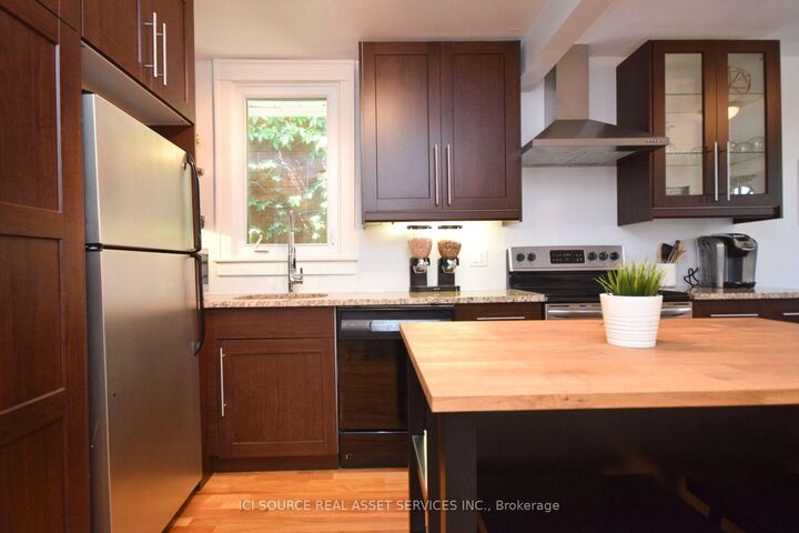 Property Photo: 118 Lower Charlotte Street Upper ON K1N 8K3