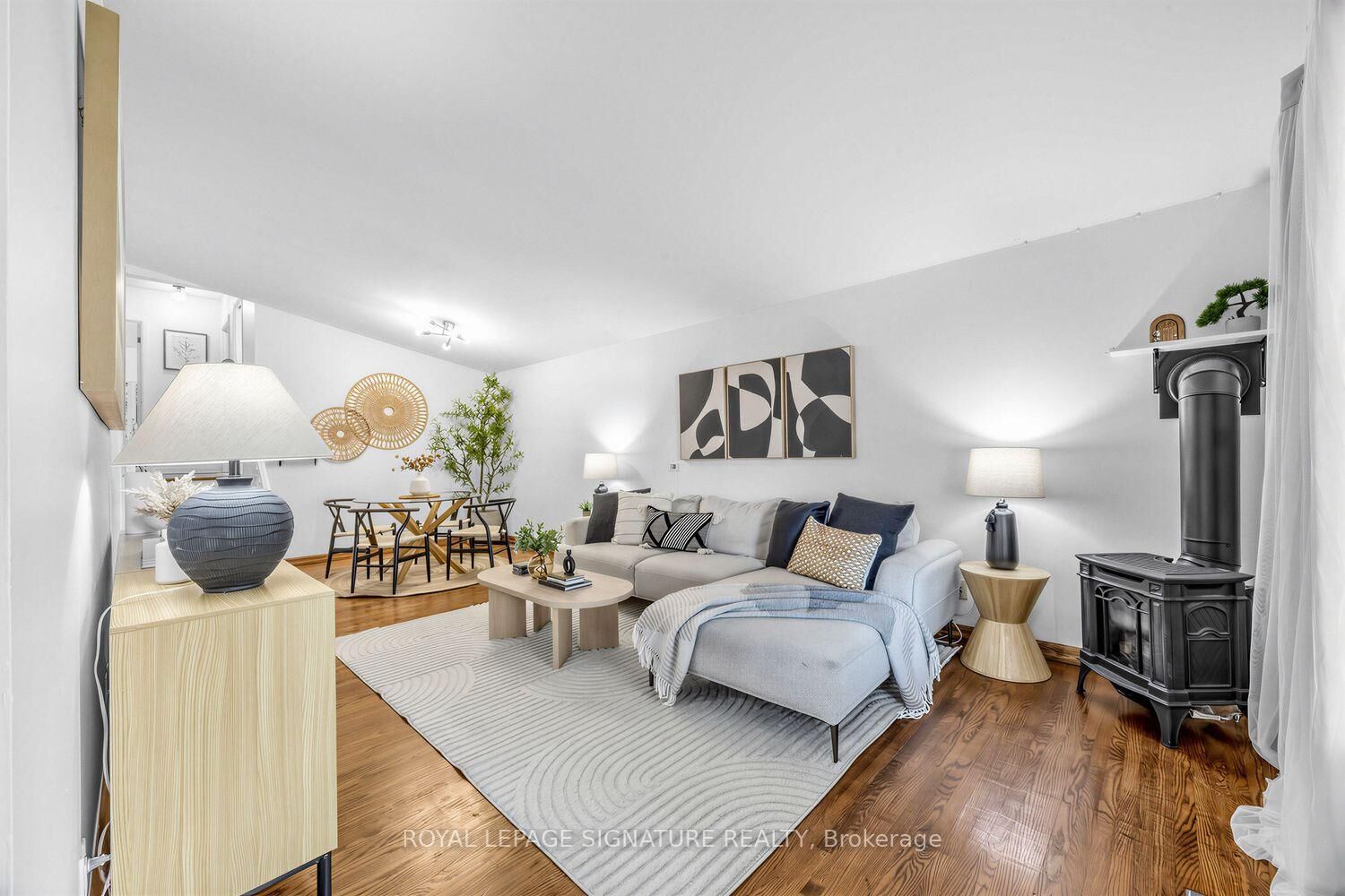Property Photo:  821 Krosno Boulevard  ON L1W 1G7 