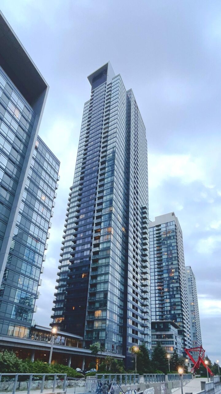 Property Photo:  25 Telegram Mews 2111  ON M5V 3Z1 
