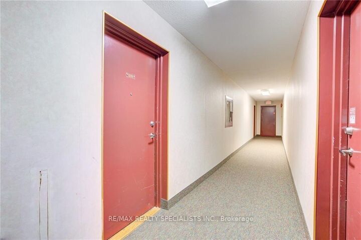 Property Photo:  1100 Courtland Avenue 309  ON N2C 2H9 